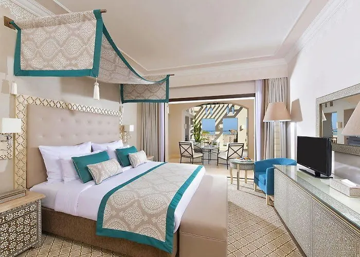 Sol Y Mar Shams 4*